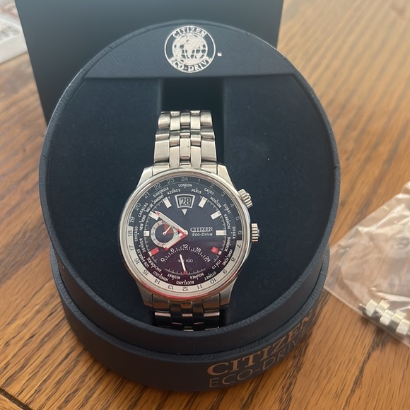 Citizen Eco-Drive Watch - Picture 1 of 5